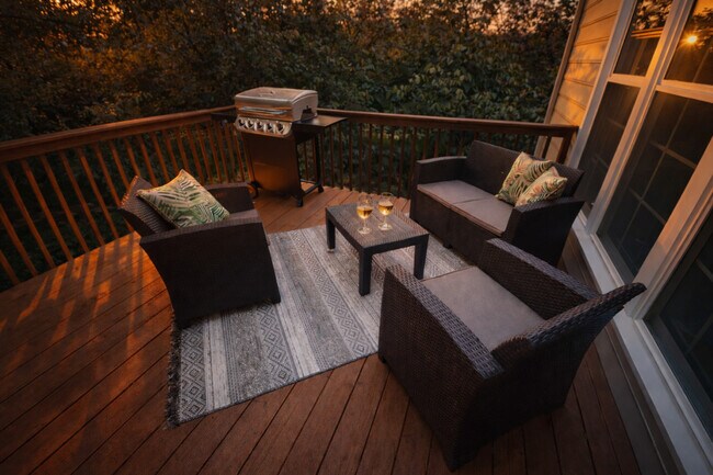 Building Photo - 10315 Rougemont Ln