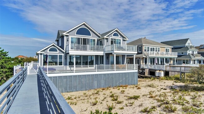 Building Photo - 939 Dune Rd