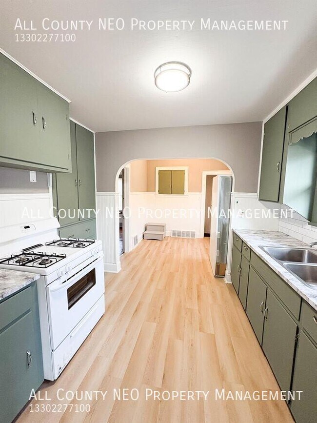 Building Photo - 841 Concord Ave