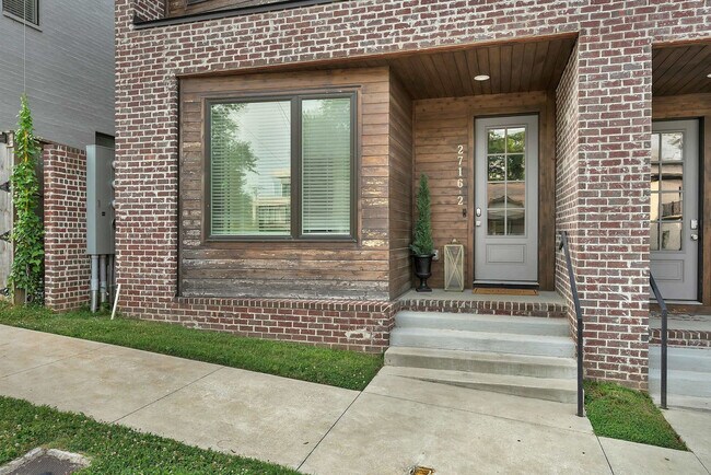 Building Photo - 2716 Delaware Ave