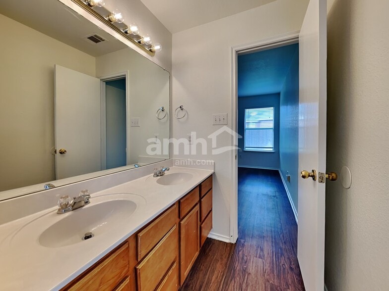 Building Photo - 4937 Diamond Trace Trl