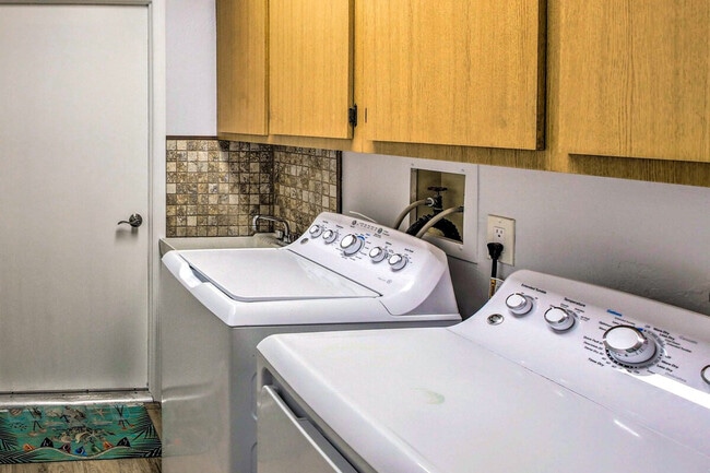 Building Photo - 831 Deep Lagoon Ln