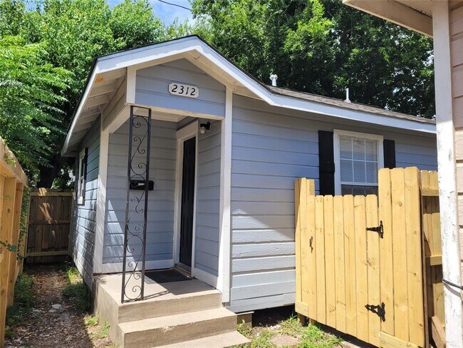 Primary Photo - 2312 Ruth St