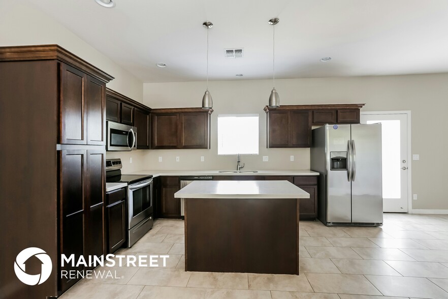 Building Photo - 2000 N 36th St