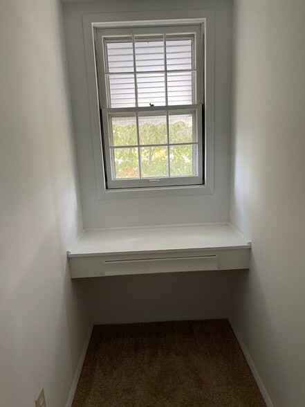 Upstairs desk - 1411 Falcon Dr