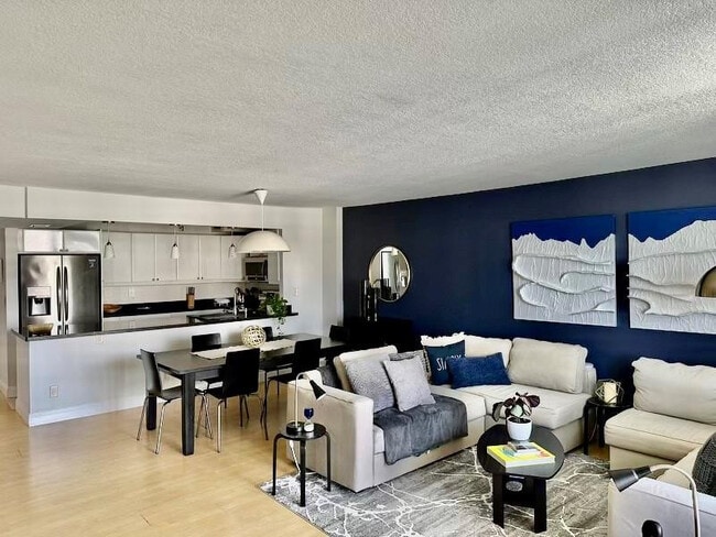 Building Photo - 1900 S Ocean Blvd