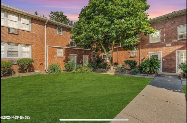 Primary Photo - 364 Westwood Ave