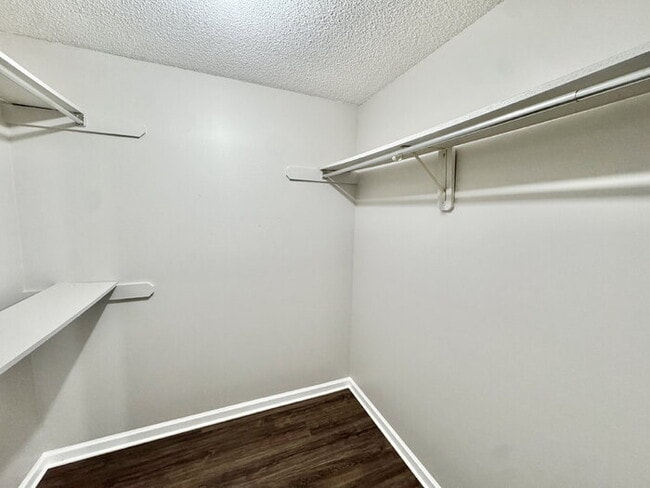 Building Photo - 7359 Peppermill Ln