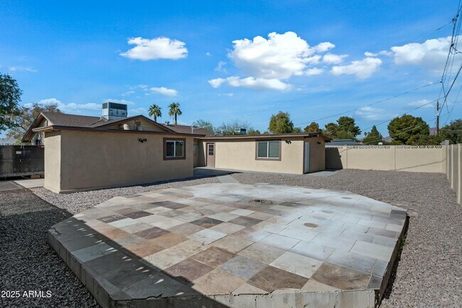 Building Photo - 2601 N 51st St