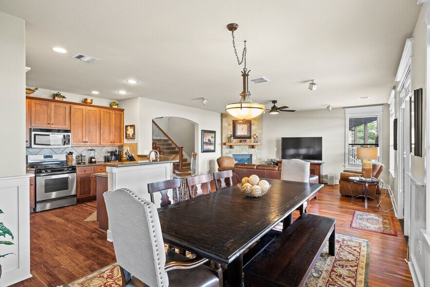 Building Photo - 18024 Edgewood Way