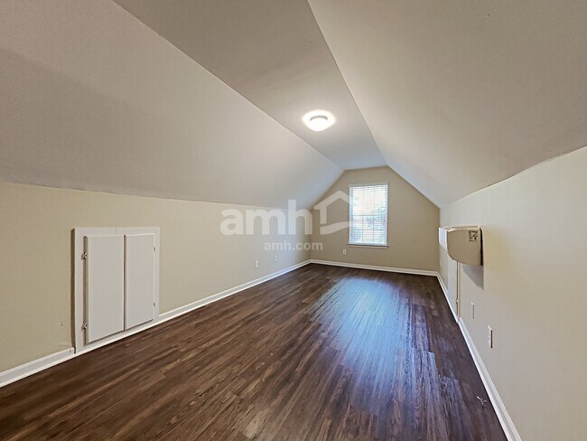 Building Photo - 2095 Mina Lane Dr