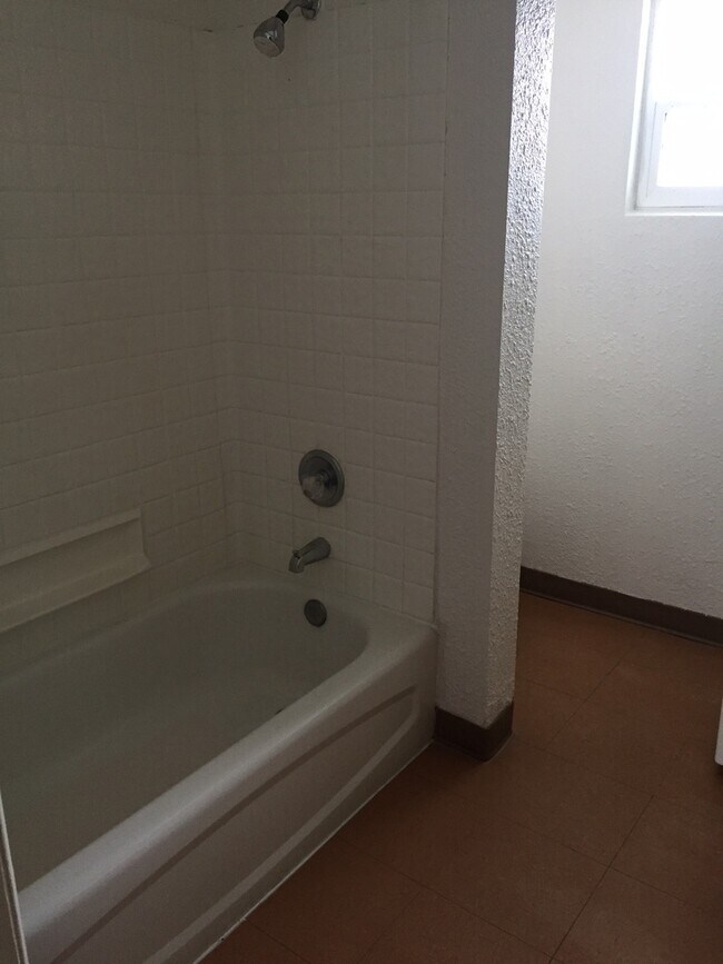 Building Photo - 1 bedroom 1 bath