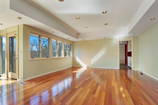 Building Photo - 6147 Taylor Ave