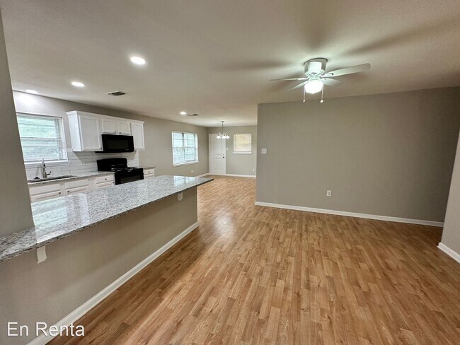 Building Photo - 4 br, 2 bath House - 241 Palomino Dr