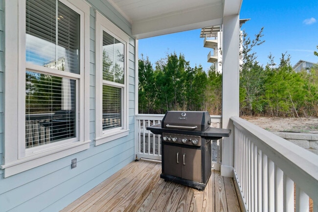 Building Photo - 374 Gulfview Cir