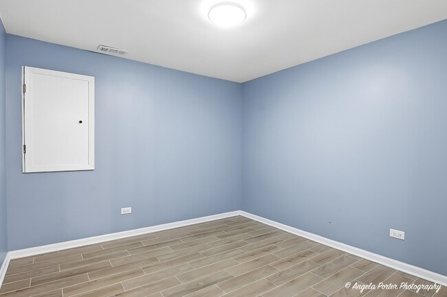 Building Photo - 749 S Parkside Dr