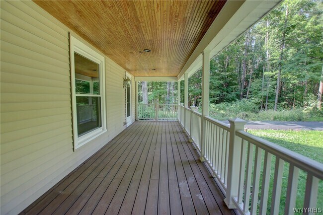 Building Photo - 5880 Draudt Rd