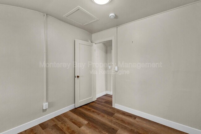 Building Photo - 227 18th St