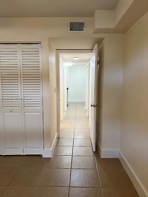 Building Photo - 2811 N Oakland Forest Dr