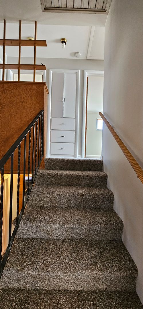 Building Photo - Beautiful Virginia Vale 4 Bedroom Split Level - New Paint, Carpet, Blinds - AVAILABLE NOW!