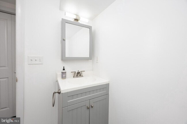 Building Photo - 731 Richwil Dr