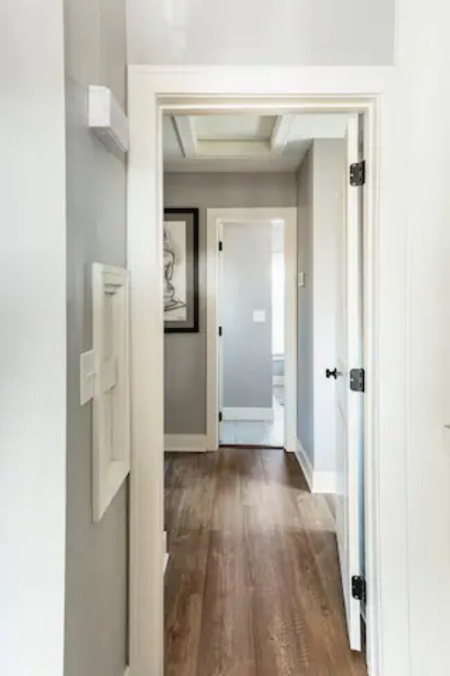 Building Photo - 410 Sandusky Ave