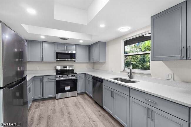 Building Photo - 1284 Rainbow Ct