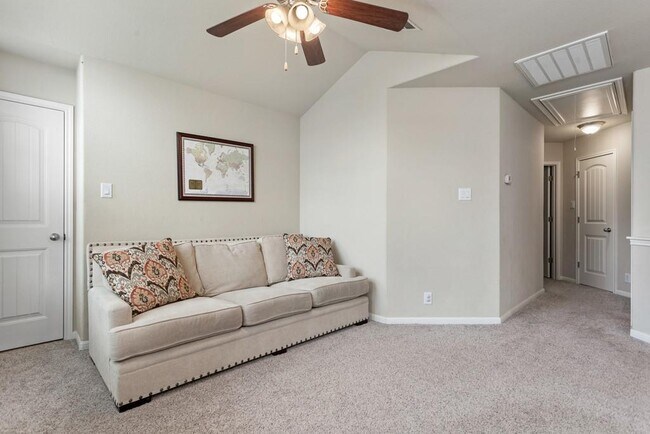 Building Photo - 11217 Persimmon Gap Dr