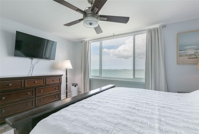 Building Photo - 5729 Del Sol Blvd