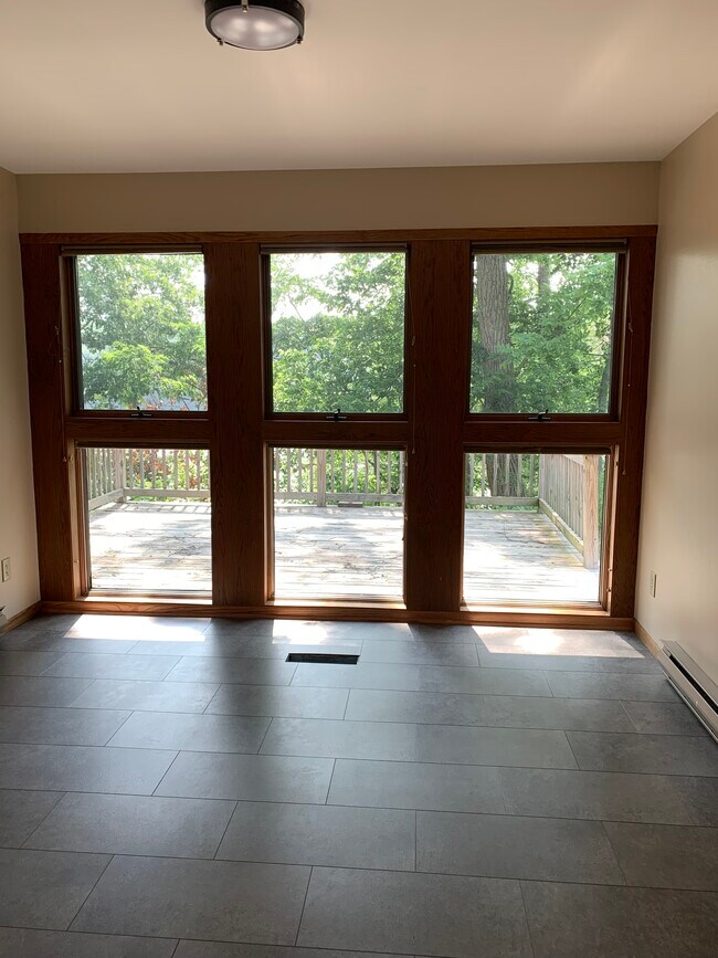 Main Level Bedroom - 317 River St