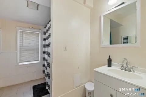 Building Photo - 147 Martin St