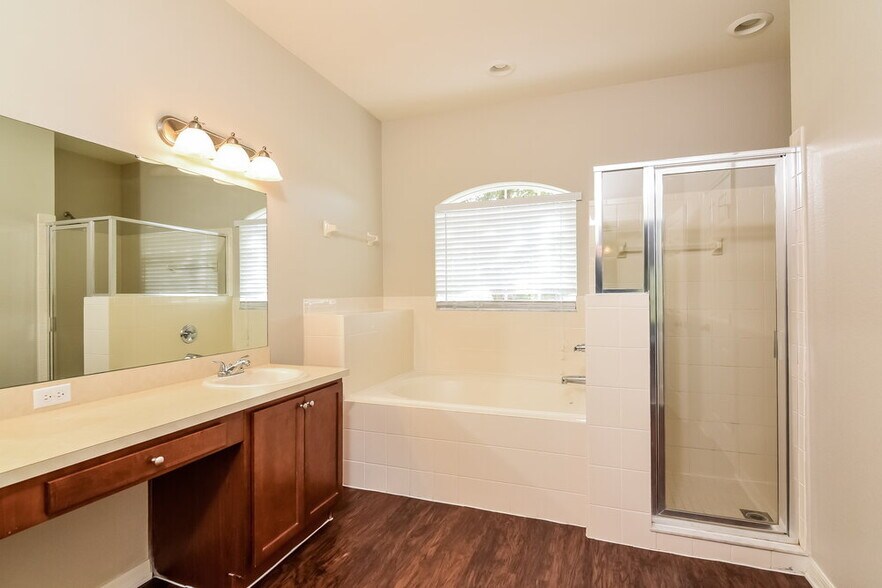 Building Photo - 3677 Sandhill Crane Dr