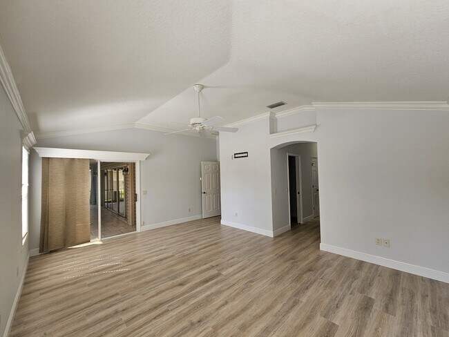 Building Photo - 508 Little River Path