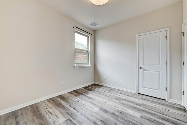 Building Photo - 11820 Sandy Lodge Ct