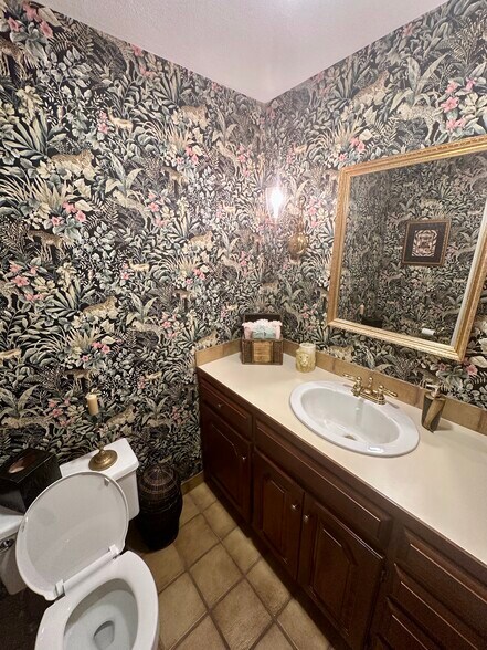 Half Bathroom - 4480 Post Rd