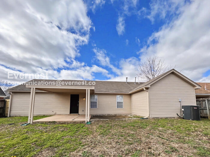 Building Photo - 6534 Valerie Dr