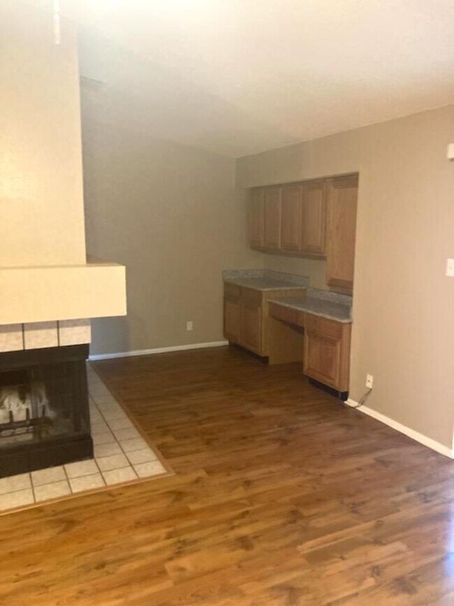 Building Photo - Spacious open concept ranch - pets allowed