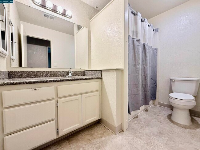 Building Photo - 2236 Currier Pl