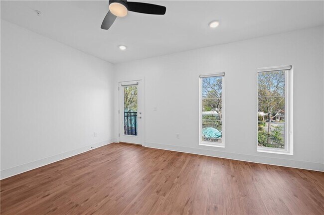 Building Photo - 456 Flat Shoals Ave SE