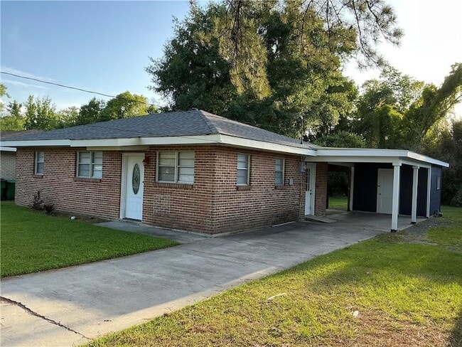 Building Photo - 3159 Dee St