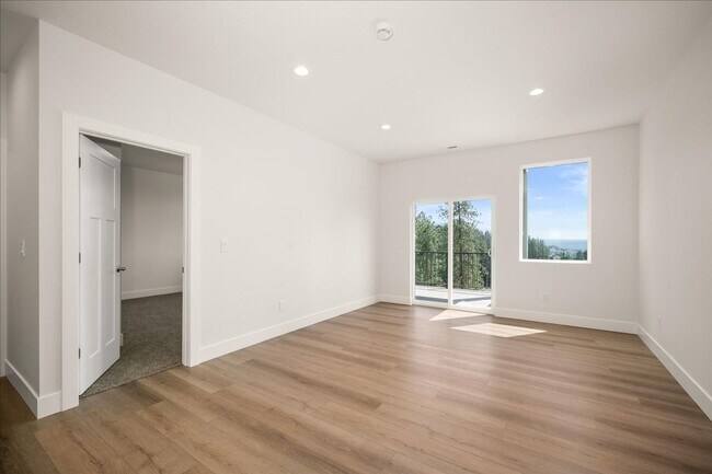 Building Photo - $3,600 - 4 Bed / 3 Bath Gorgeous Brand New...