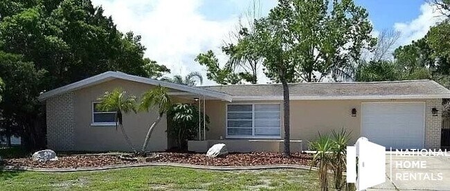 Primary Photo - 3032 Lloyd Dr