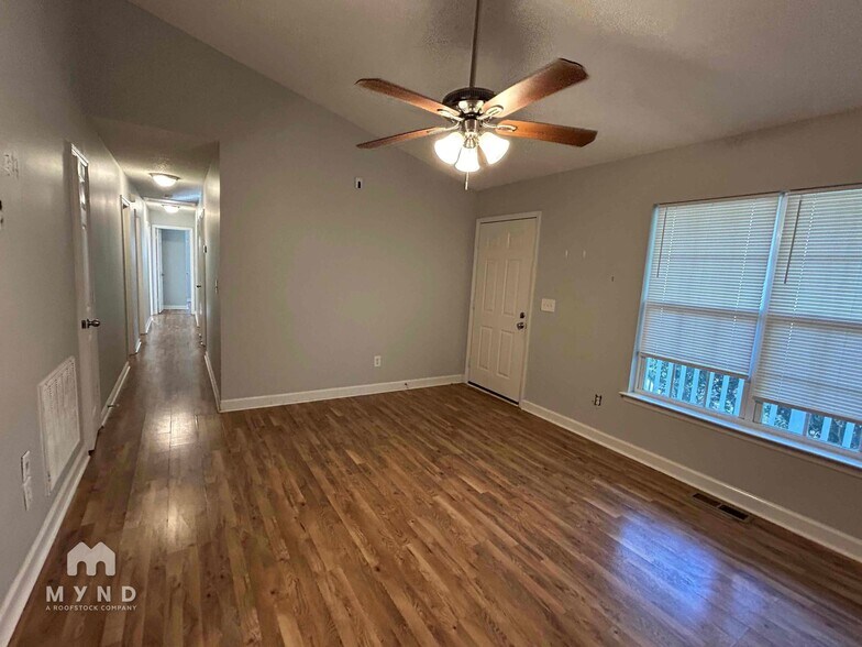 Building Photo - 366 Lockwood Dr