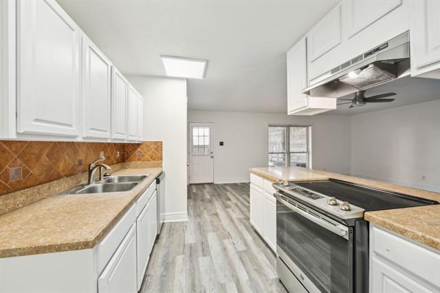 Building Photo - 4218 Crestwood Dr