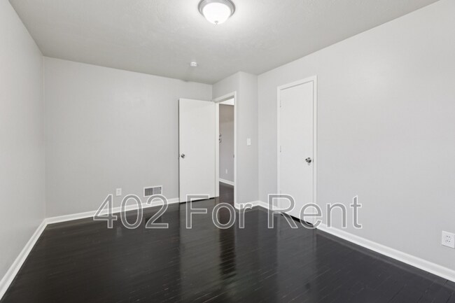 Building Photo - 3823 Saratoga St