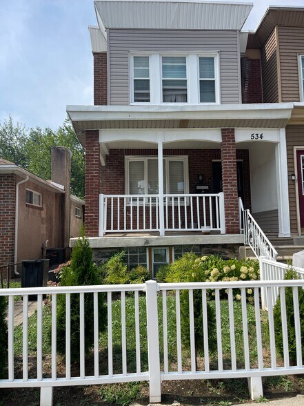 Primary Photo - 534 Benner St