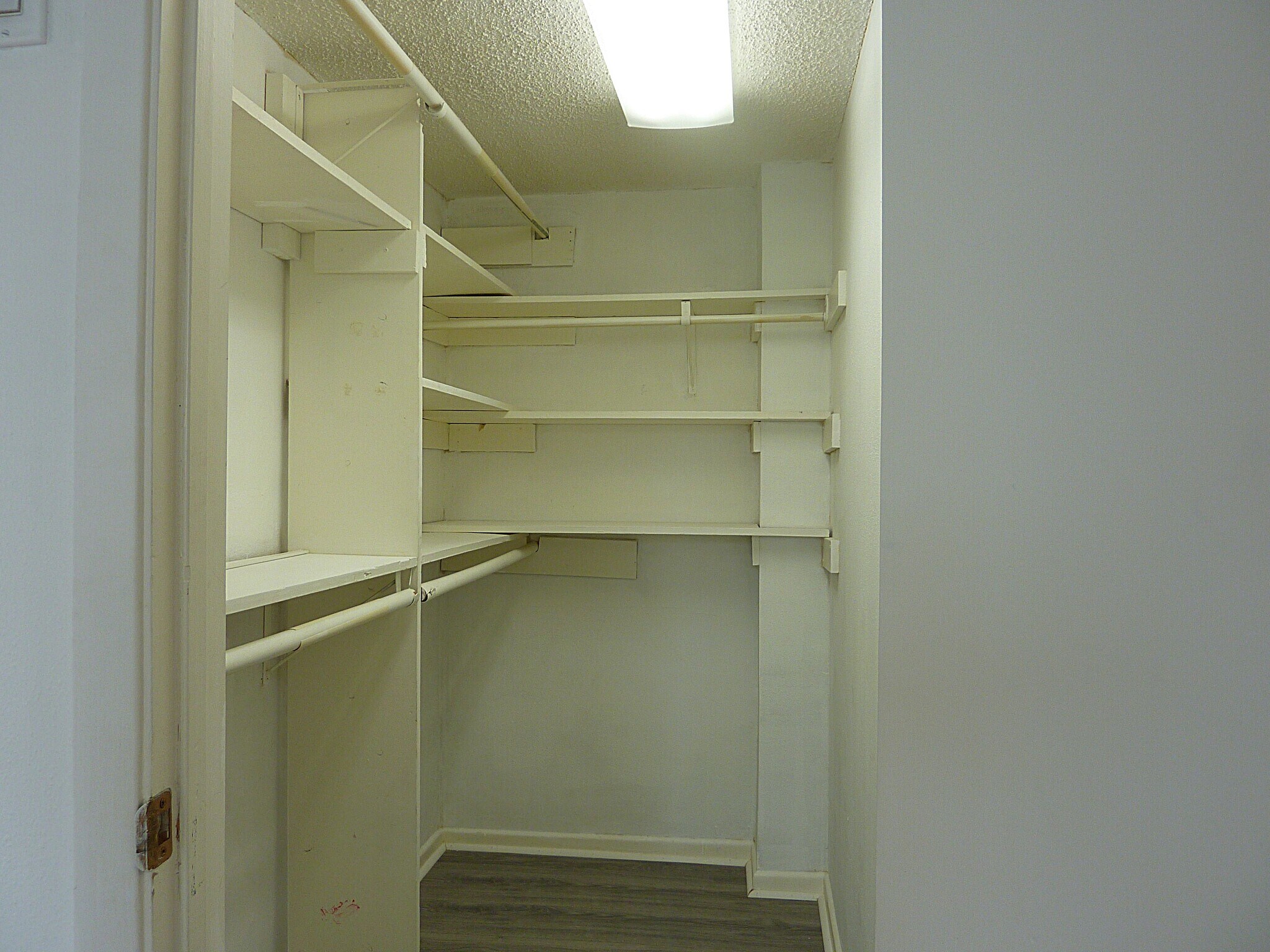 Building Photo - 8401 N New Braunfels Ave