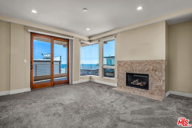 Building Photo - 308 Gull St