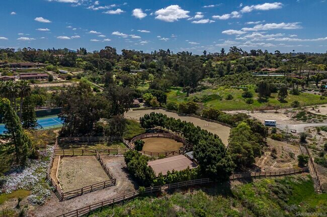 Building Photo - 5305 La Crescenta Rd