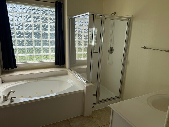Building Photo - 21406 Avalon Queen Dr